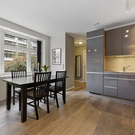 Central Apartment Leilighet